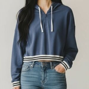 FREE PRESS · BLUE CROPPED HOODED PULLOVER - SIZE M